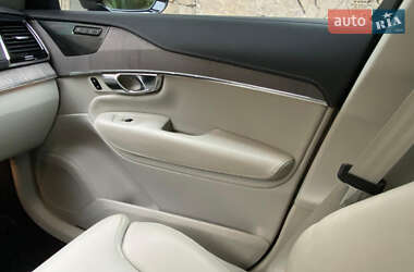 Внедорожник / Кроссовер Volvo XC90 2023 в 