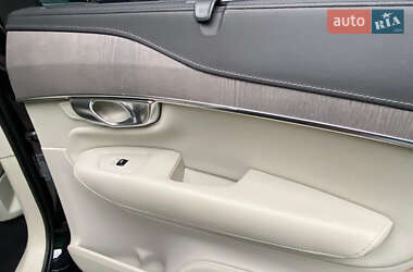 Внедорожник / Кроссовер Volvo XC90 2023 в 