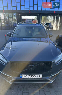 Внедорожник / Кроссовер Volvo XC90 2017 в 