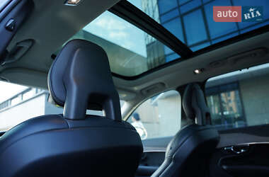Позашляховик / Кросовер Volvo XC90 2020 в 