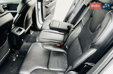 Внедорожник / Кроссовер Volvo XC90 2017 в 