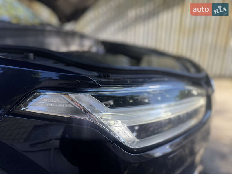 Внедорожник / Кроссовер Volvo XC90 2015 в Киеве