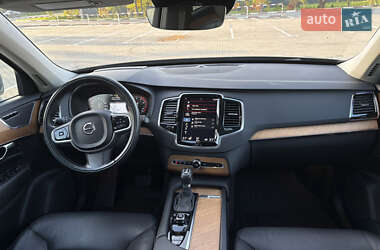 Внедорожник / Кроссовер Volvo XC90 2022 в 