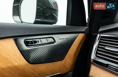 Внедорожник / Кроссовер Volvo XC90 2021 в 