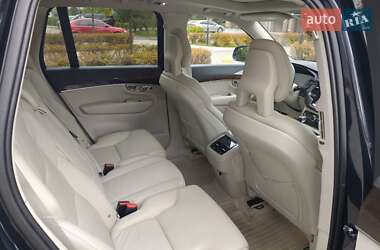Позашляховик / Кросовер Volvo XC90 2015 в  фото 17 Позашляховик / Кросовер Volvo XC90 2015 в