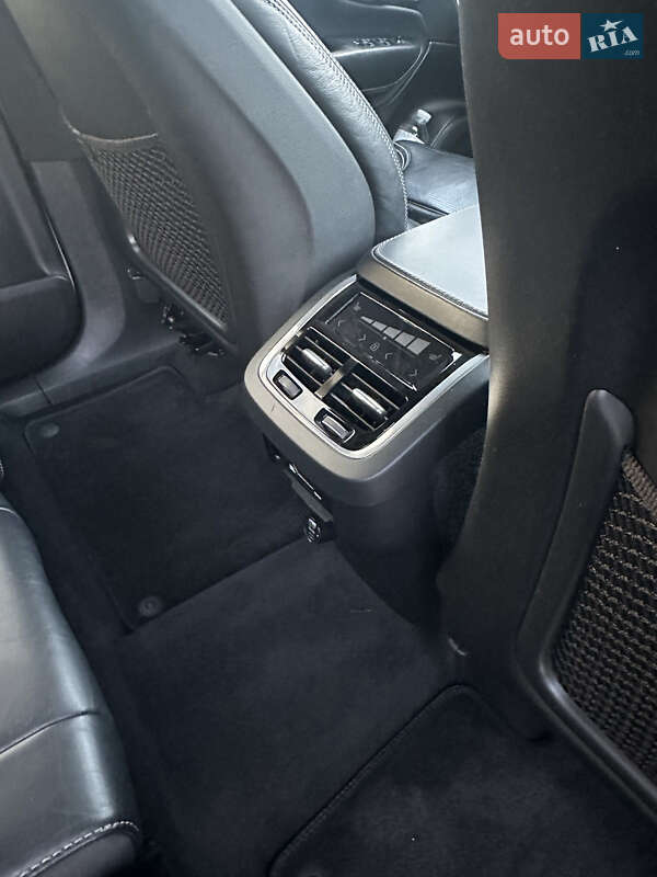 Позашляховик / Кросовер Volvo XC90 2018 в Києві фото 11 Позашляховик / Кросовер Volvo XC90 2018 в Києві