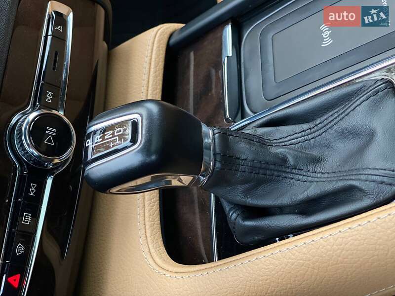 Внедорожник / Кроссовер Volvo XC90 2015 в Киеве