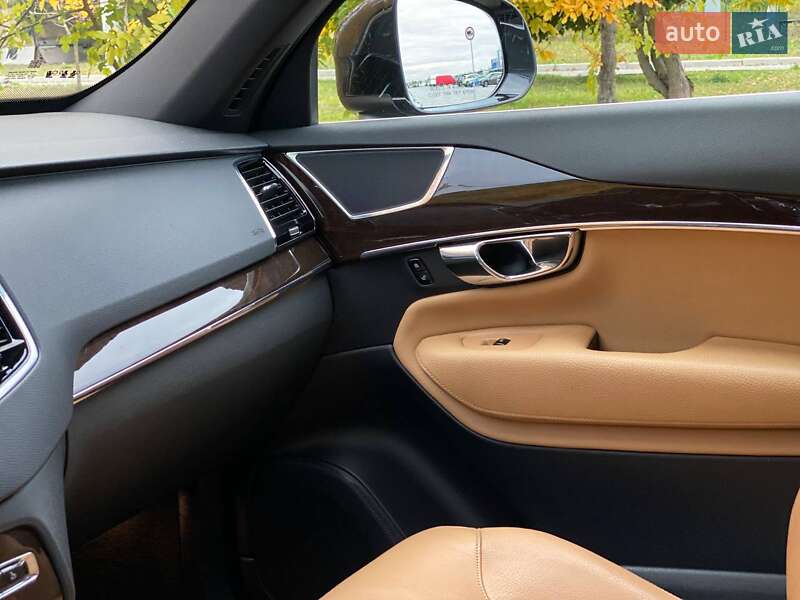 Внедорожник / Кроссовер Volvo XC90 2015 в Киеве