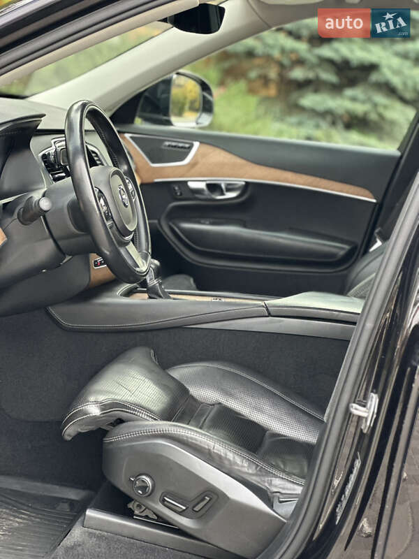 Внедорожник / Кроссовер Volvo XC90 2015 в Киеве