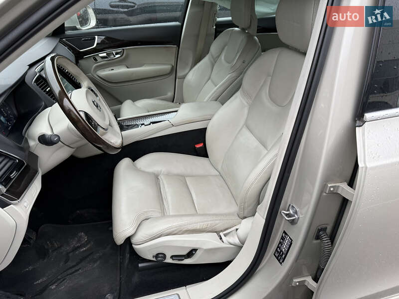 Позашляховик / Кросовер Volvo XC90 2016 в Києві