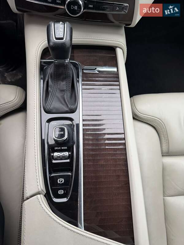 Позашляховик / Кросовер Volvo XC90 2016 в Києві