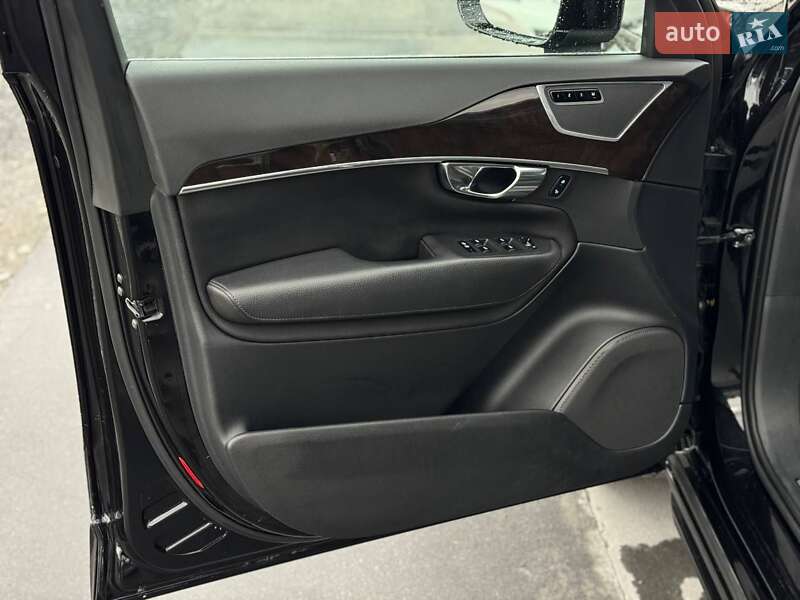 Внедорожник / Кроссовер Volvo XC90 2019 в Ровно
