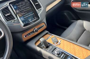 Позашляховик / Кросовер Volvo XC90 2021 в  фото 24 Позашляховик / Кросовер Volvo XC90 2021 в