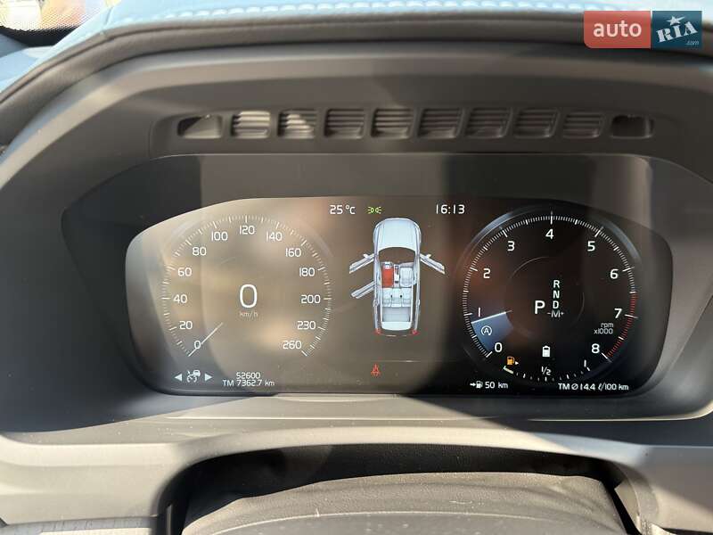 Внедорожник / Кроссовер Volvo XC90 2021 в Киеве