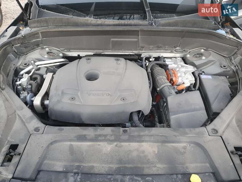 Внедорожник / Кроссовер Volvo XC90 2021 в Киеве
