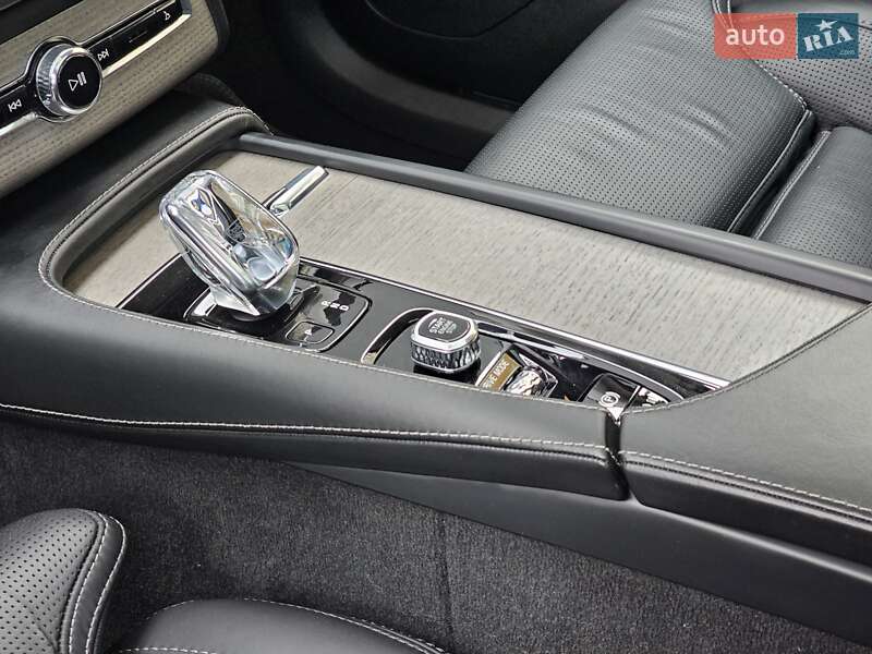 Позашляховик / Кросовер Volvo XC90 2020 в Львові фото 43 Позашляховик / Кросовер Volvo XC90 2020 в Львові