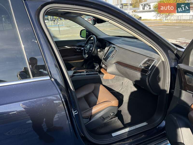 Внедорожник / Кроссовер Volvo XC90 2019 в Киеве