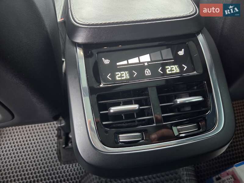 Внедорожник / Кроссовер Volvo XC90 2020 в Киеве