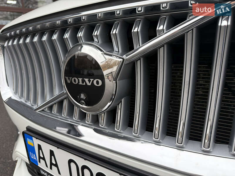 Внедорожник / Кроссовер Volvo XC90 2023 в Киеве