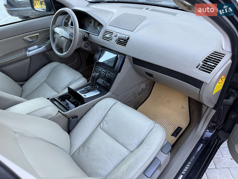 Внедорожник / Кроссовер Volvo XC90 2004 в Кременце