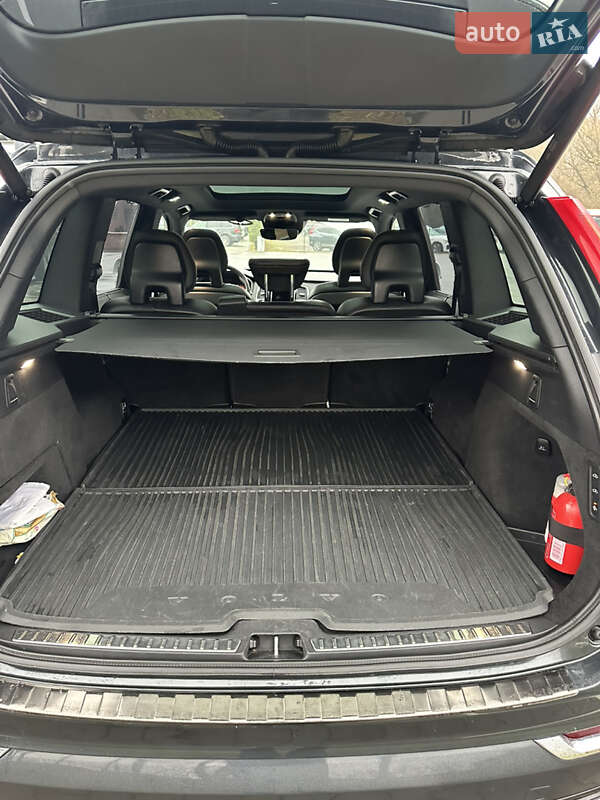 Внедорожник / Кроссовер Volvo XC90 2016 в Хмельницком