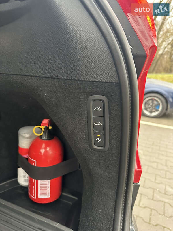 Внедорожник / Кроссовер Volvo XC90 2016 в Хмельницком