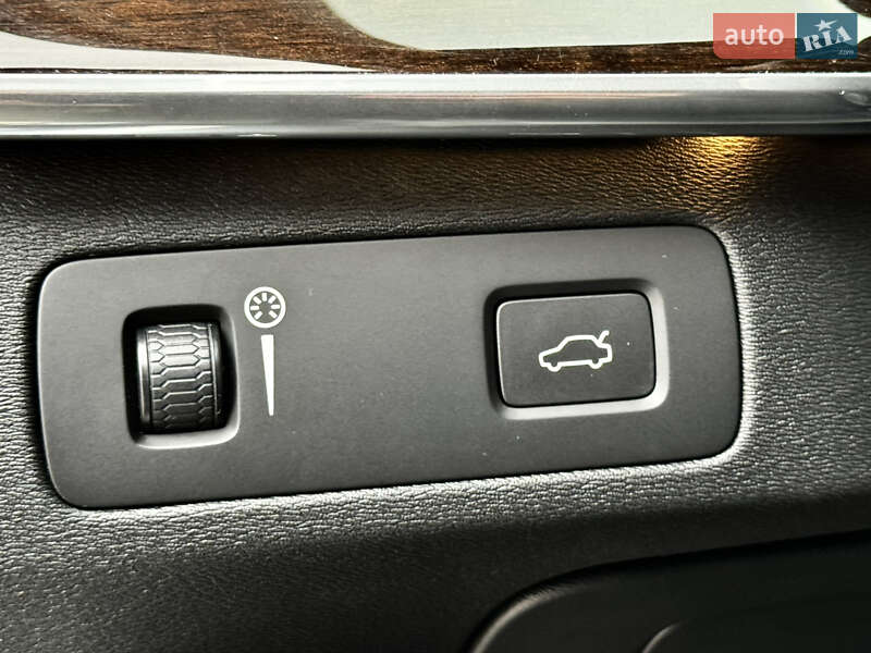 Позашляховик / Кросовер Volvo XC90 2018 в Києві