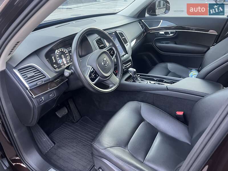 Внедорожник / Кроссовер Volvo XC90 2018 в Киеве фото 17 Внедорожник / Кроссовер Volvo XC90 2018 в Киеве