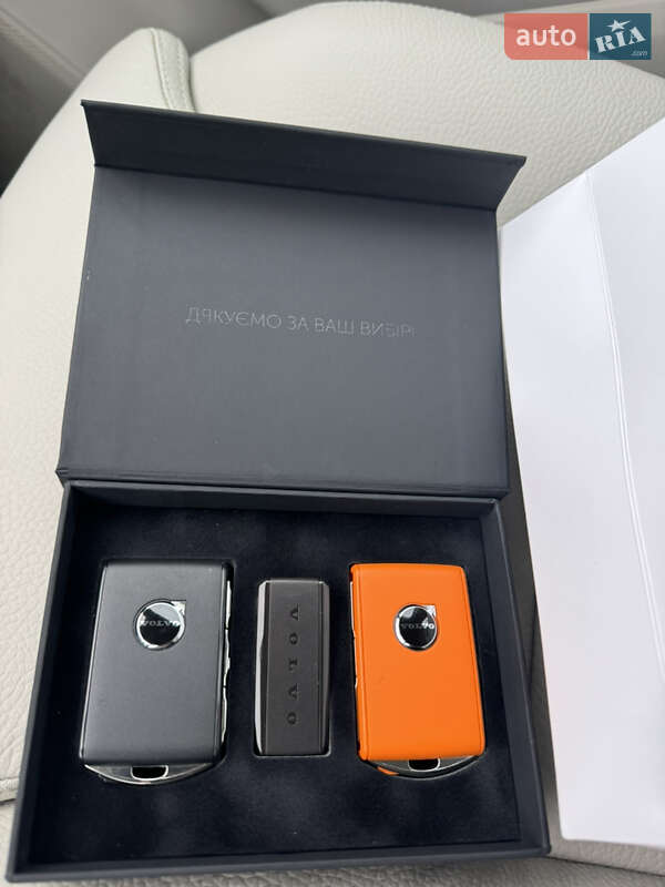 Внедорожник / Кроссовер Volvo XC90 2024 в Киеве