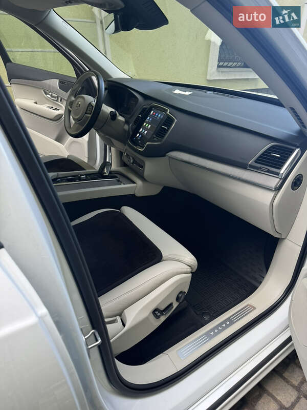 Внедорожник / Кроссовер Volvo XC90 2024 в Киеве