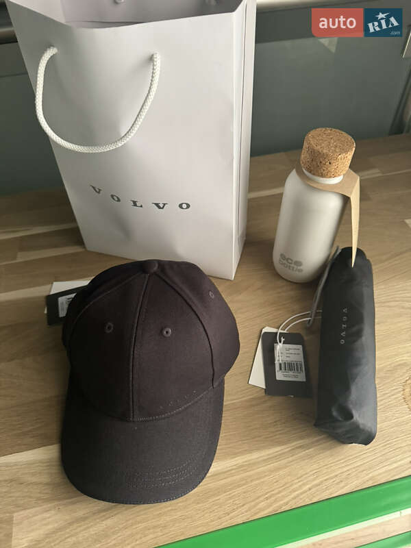 Внедорожник / Кроссовер Volvo XC90 2024 в Киеве