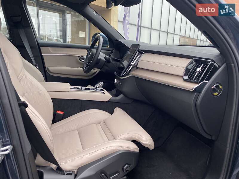 Внедорожник / Кроссовер Volvo XC90 2025 в Днепре фото 12 Внедорожник / Кроссовер Volvo XC90 2025 в Днепре
