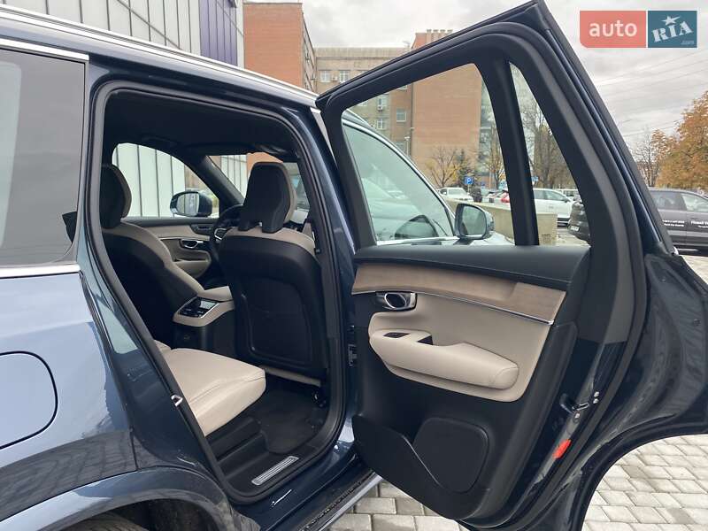 Внедорожник / Кроссовер Volvo XC90 2025 в Днепре фото 17 Внедорожник / Кроссовер Volvo XC90 2025 в Днепре