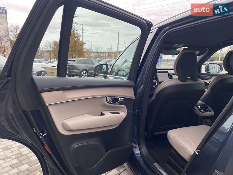 Внедорожник / Кроссовер Volvo XC90 2025 в Днепре фото 34 Внедорожник / Кроссовер Volvo XC90 2025 в Днепре
