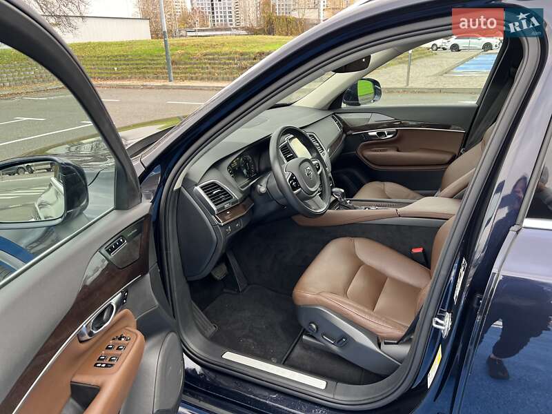 Внедорожник / Кроссовер Volvo XC90 2019 в Киеве