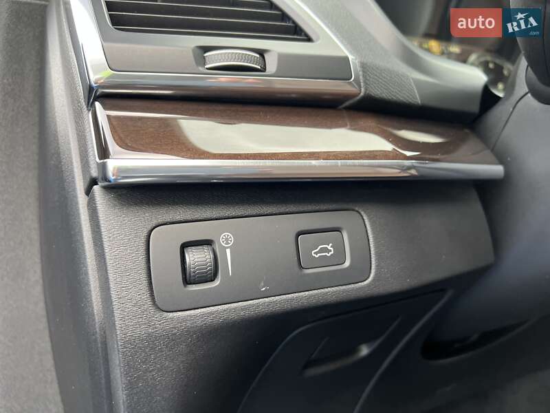 Внедорожник / Кроссовер Volvo XC90 2019 в Киеве