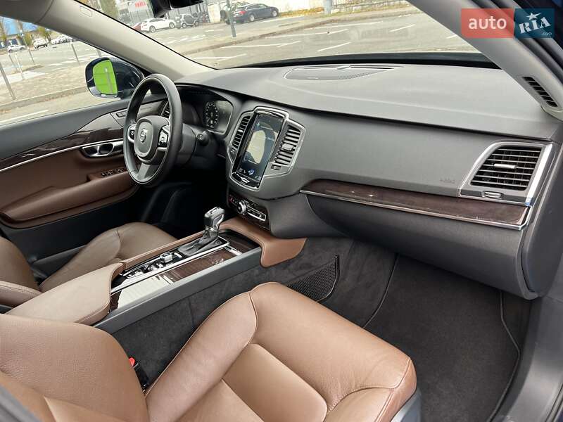 Внедорожник / Кроссовер Volvo XC90 2019 в Киеве
