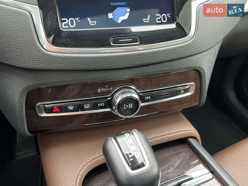 Внедорожник / Кроссовер Volvo XC90 2019 в Киеве