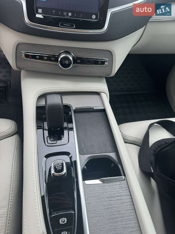 Внедорожник / Кроссовер Volvo XC90 2024 в Киеве