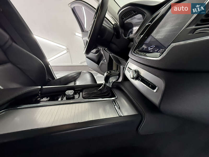 Внедорожник / Кроссовер Volvo XC90 2015 в Трускавце фото 32 Внедорожник / Кроссовер Volvo XC90 2015 в Трускавце