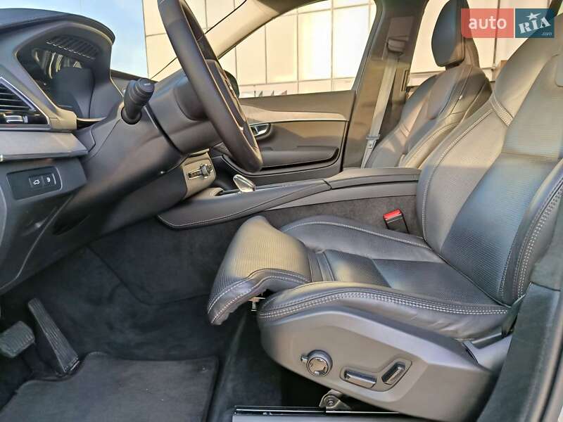 Внедорожник / Кроссовер Volvo XC90 2024 в Киеве