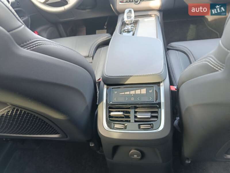 Внедорожник / Кроссовер Volvo XC90 2024 в Киеве