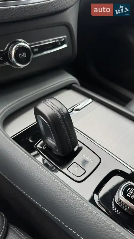 Volvo XC90 2020 VIN YV1LCK2VCM1718717 фото оголошення 13 з 51