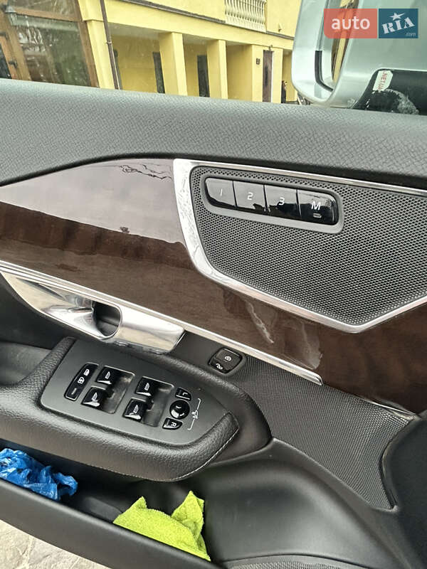 Внедорожник / Кроссовер Volvo XC90 2018 в Киеве