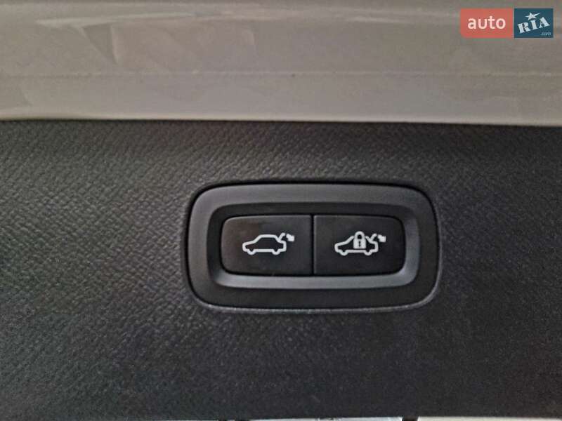 Внедорожник / Кроссовер Volvo XC90 2018 в Ивано-Франковске