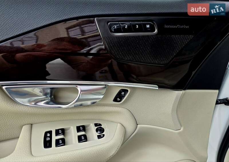 Внедорожник / Кроссовер Volvo XC90 2018 в Ивано-Франковске