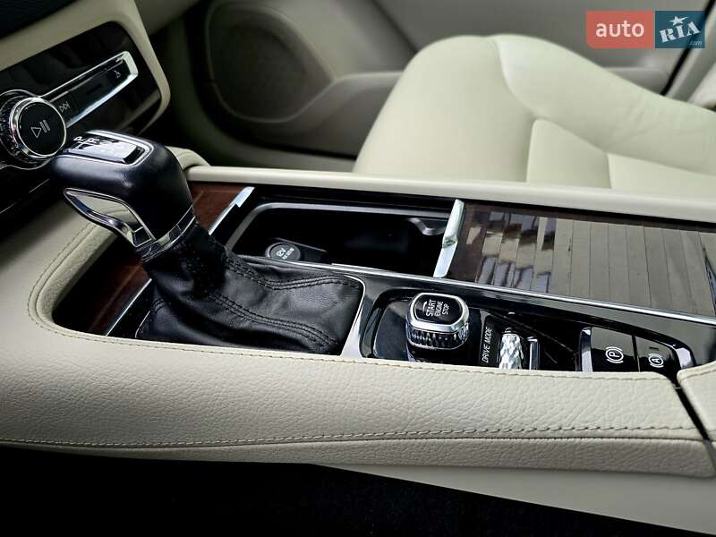 Внедорожник / Кроссовер Volvo XC90 2018 в Ивано-Франковске