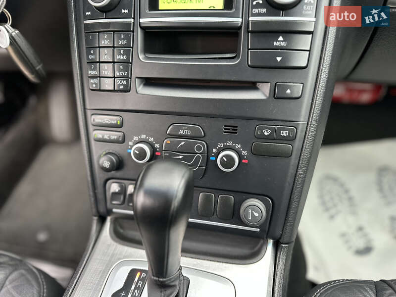 Внедорожник / Кроссовер Volvo XC90 2011 в Стрые