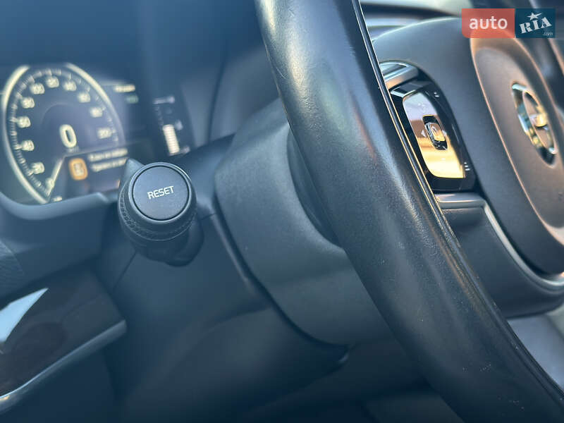 Внедорожник / Кроссовер Volvo XC90 2019 в Дрогобыче