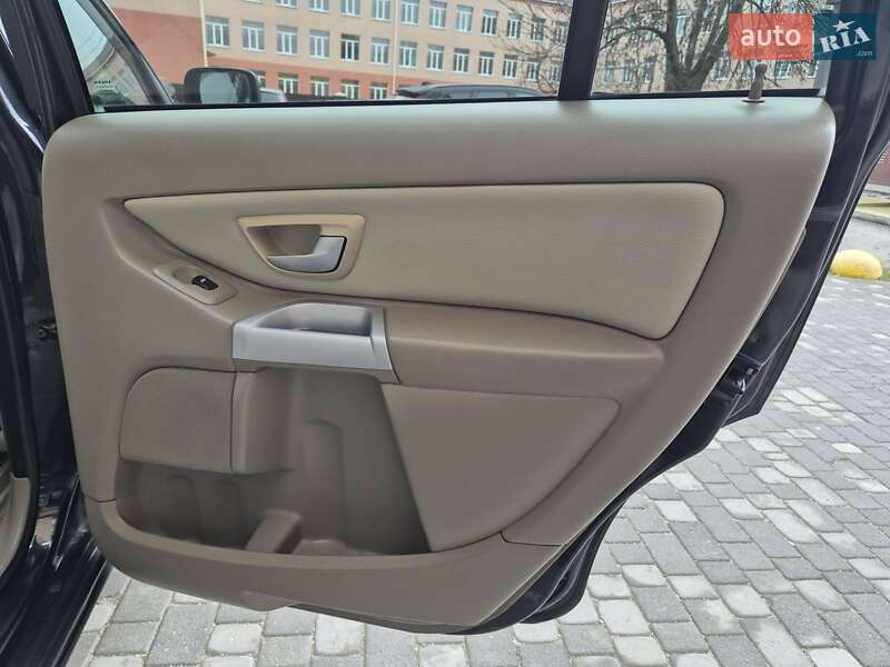 Внедорожник / Кроссовер Volvo XC90 2005 в Бердичеве